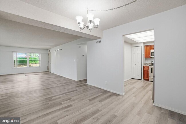 Foto del edificio - 7651 Tremayne Pl