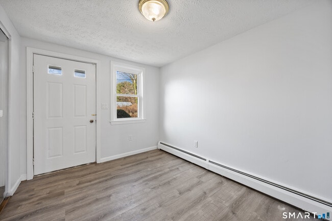 Foto del edificio - 9 Guiel Pl