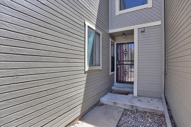 Building Photo - Cute 2 Bedroom 2.5 Bath Townhome in Cherry Creek Schools, 2 Reserved Parking Spots, Great Locatio...
