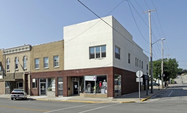 Foto del edificio - 107 E 2nd St