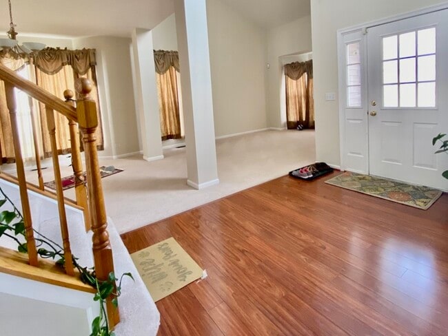 Building Photo - 955 Summerhill Dr