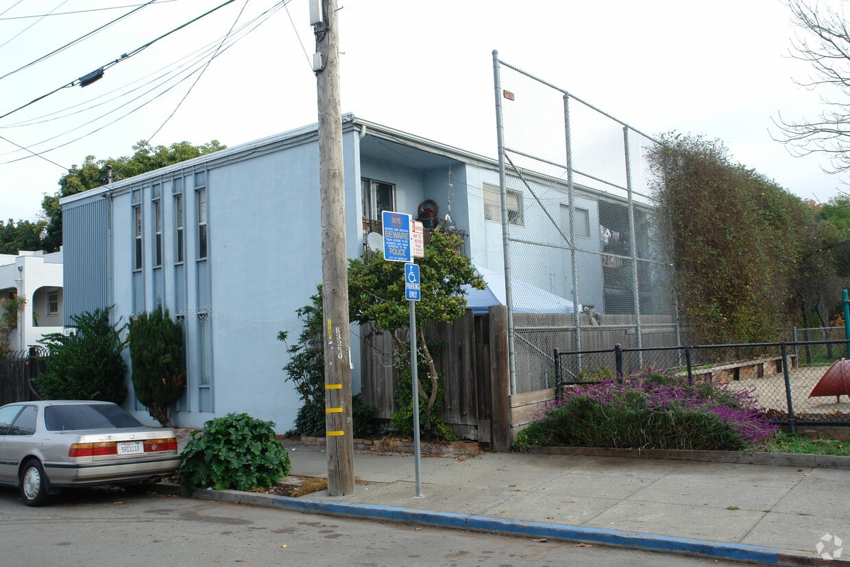 Building Photo - 2113 10th St
