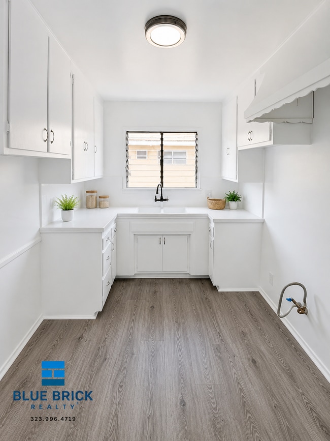Building Photo - 5309 Whitsett Ave