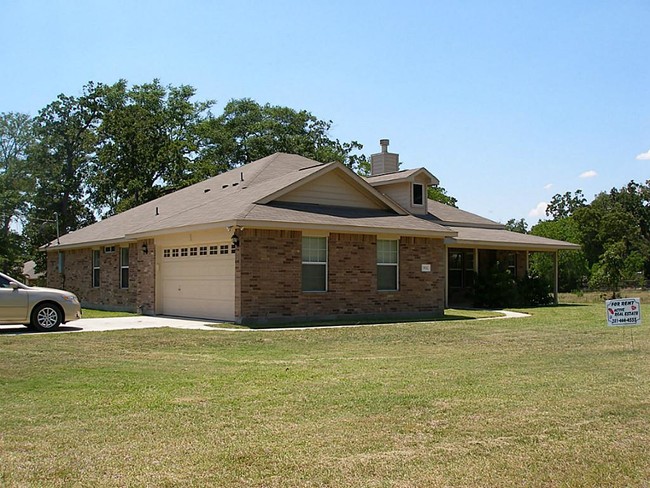 Building Photo - 19042 Ranchcrest Dr