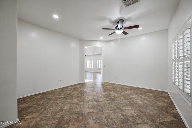 Foto del edificio - 2338 W Hunter Ct