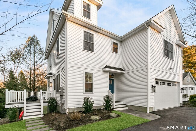 Foto del edificio - 210 High Ridge Ave