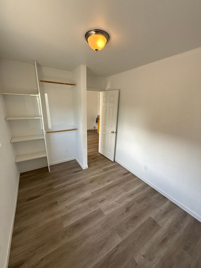 Building Photo - 2.2 Miles to Oregon Tech and Sky Lakes Medical Center! Newly renovated 1bdrm