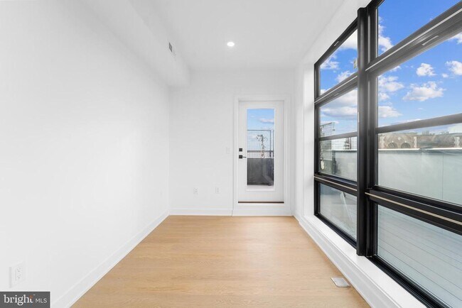 Foto del edificio - 1417 Belmont St NW