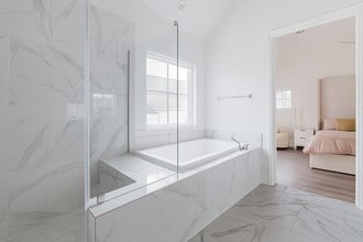 Building Photo - 10760 Craighead Dr