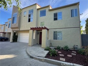Building Photo - 2554 Orange Ave
