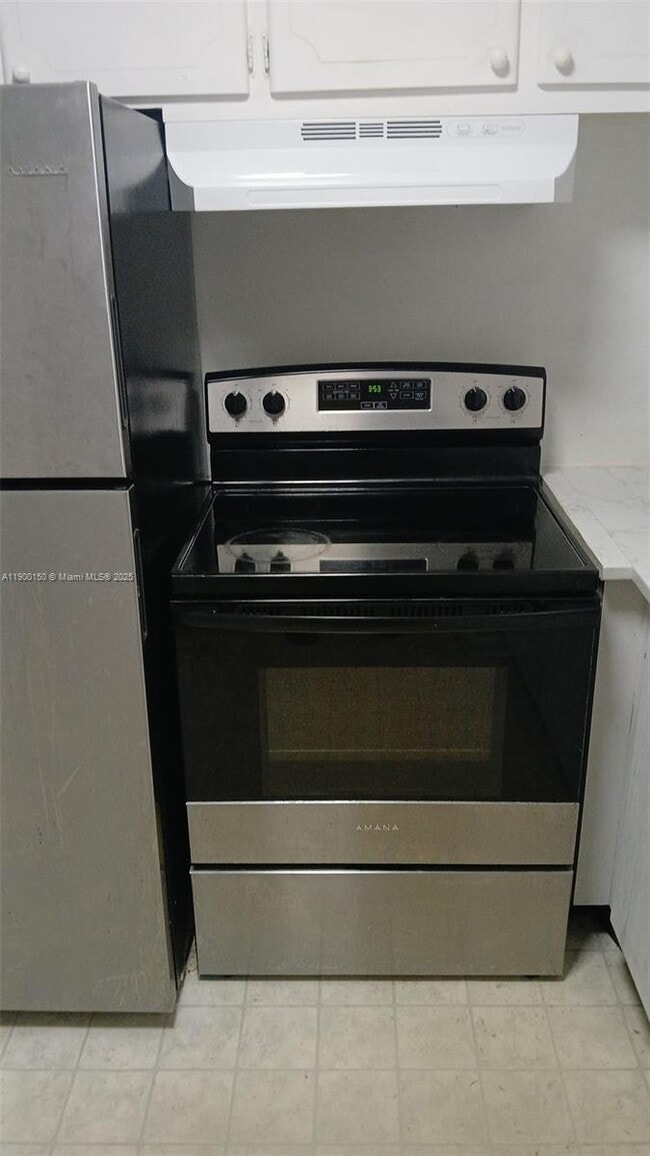 Building Photo - 92 Berkshire D
