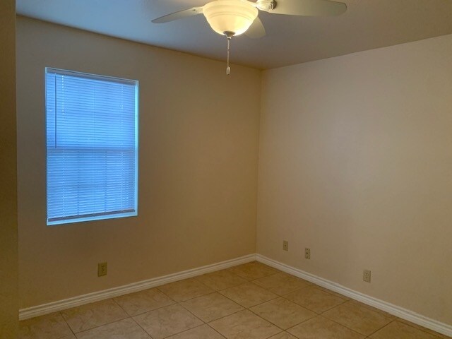 Foto del edificio - 319 W Travis St