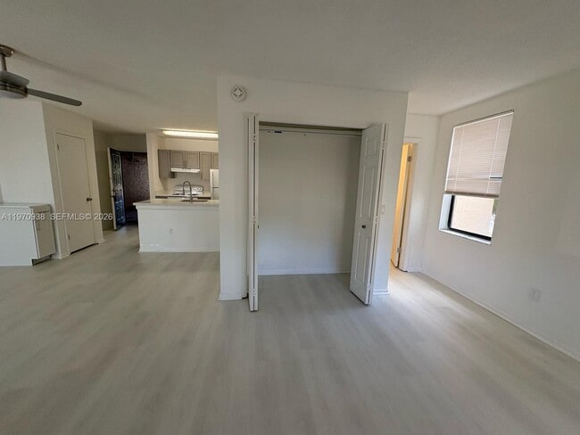 Foto del edificio - 4481 W McNab Rd