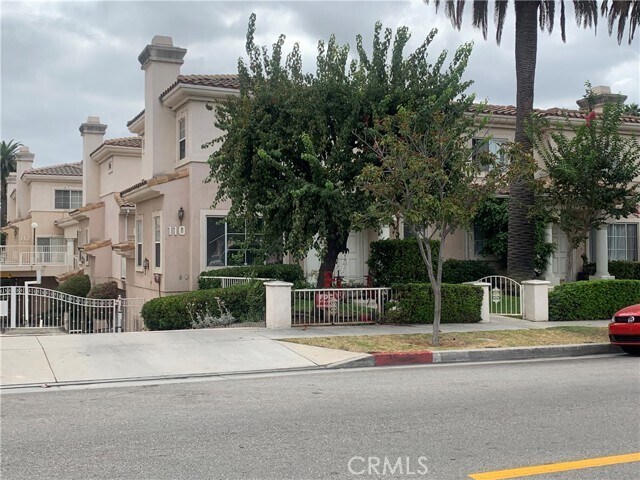 Foto principal - 110 N Marengo Ave