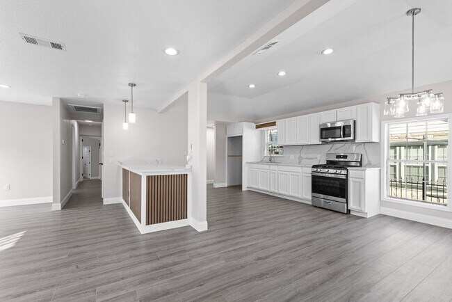 Foto del edificio - 2435 Sharon St