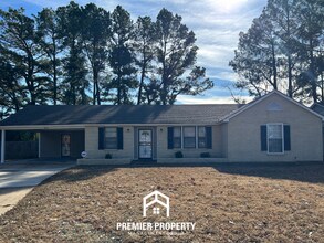 Building Photo - 3818 Selfridge Cove