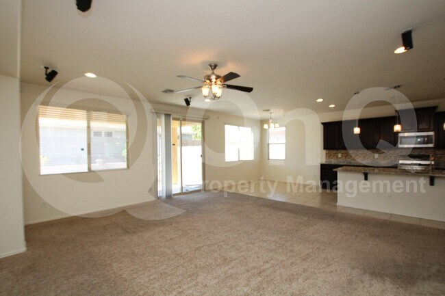 Foto del edificio - 26864 N 99th Dr