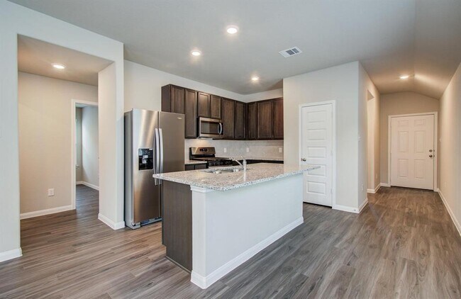 Foto del edificio - 5111 Shelby Katherine Dr