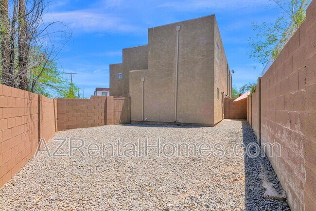 Foto del edificio - 1712 E Pepper Cir