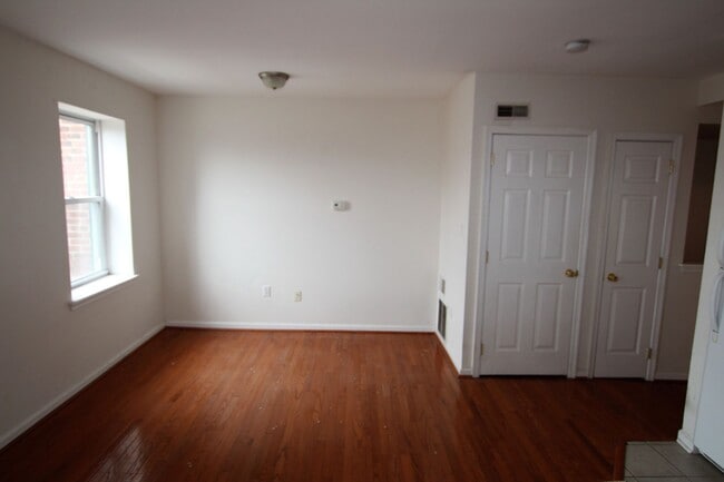 Photo - Beautiful 2-bedroom 1 bath is located in booming Brewery Town Apartment