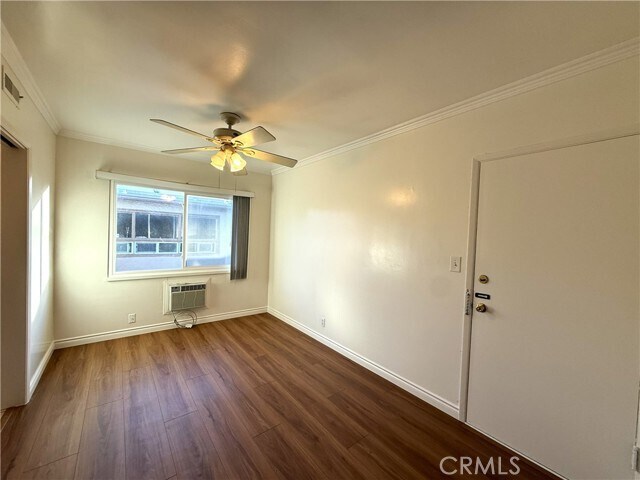 Foto del edificio - 665 S Lake Ave