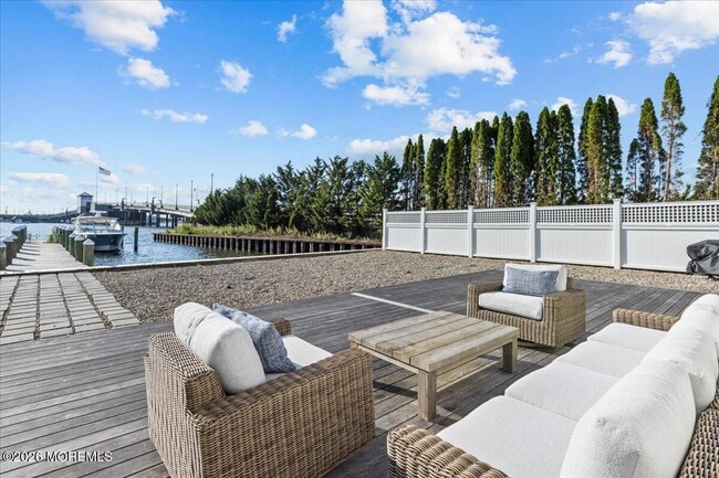 Foto del edificio - 1200 Bay Ave