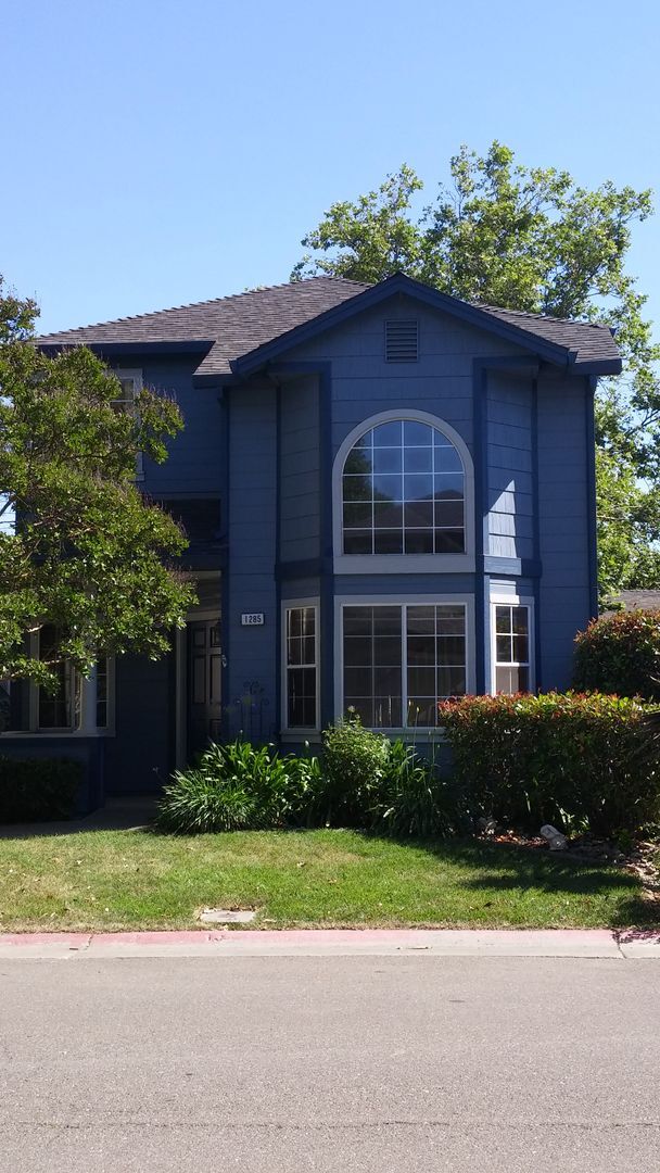 Building Photo - Two story South Davis  charmer available now!