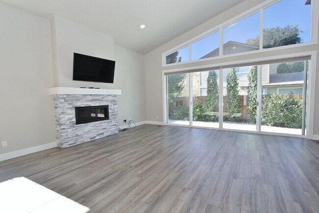 Foto del edificio - Alluring Beach-Style Home Nestled in SE Boise