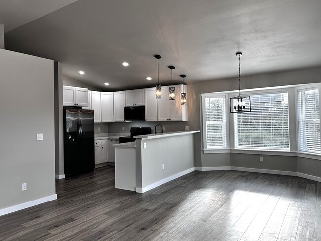 Building Photo - 207 S Razor Clam Dr SW