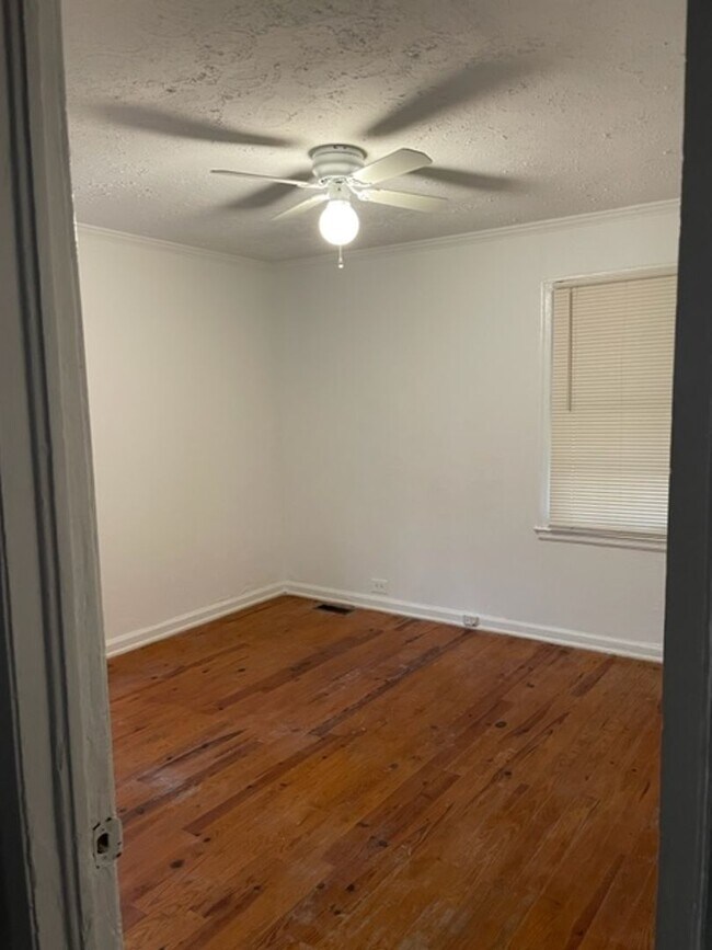 Building Photo - Quaint 2 Bedroom 1 Bath Home in Austell