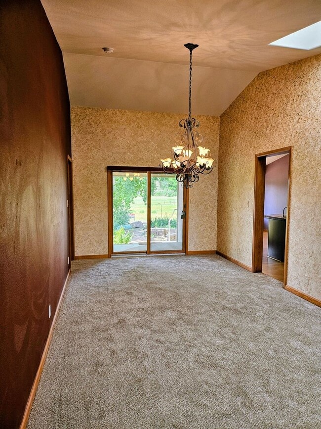 Building Photo - ALL PROSPECTIVE TENANTS MUST SUBMIT A $58 ...