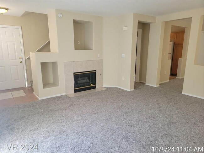 Building Photo - CHARMING 3-BEDROOM TOWNHOME ON SOUTH END O...