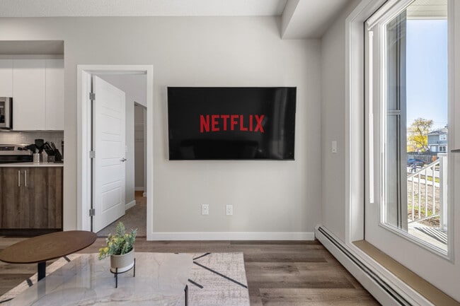 Building Photo - 1605-1617 17 St SE