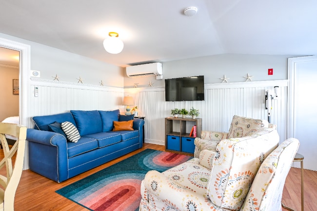 Foto del edificio - 8 Pine Tree Ave