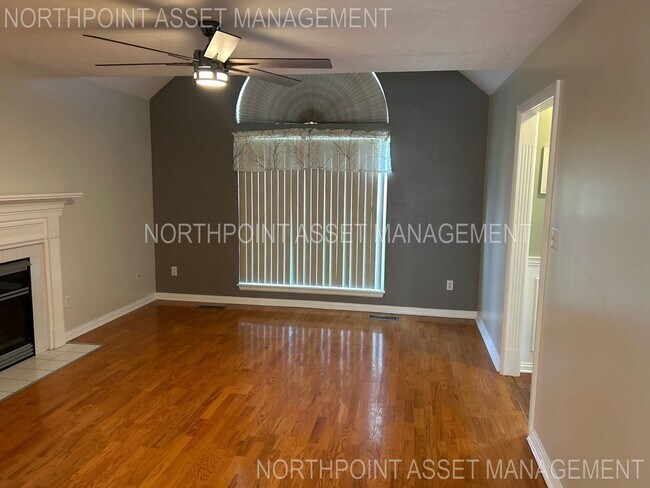 Foto del edificio - Welcome to 4 Bedroom and 3.5 Bath Home In ...