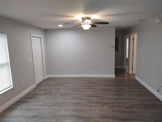Foto del edificio - 8307 N 11th St