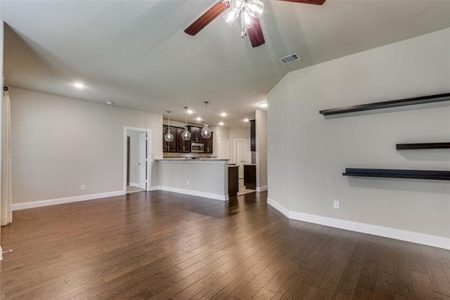 Foto del edificio - 15904 Langsdale St