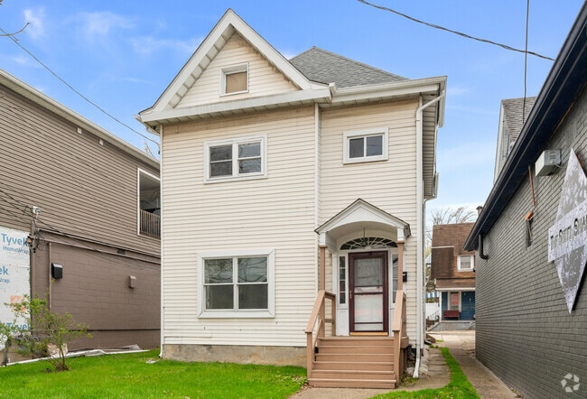 Building Photo - 872 4th Ave