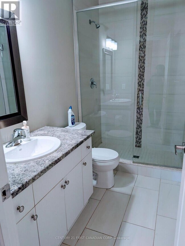 Photo du bâtiment - 1355 Whetherfield St