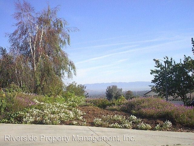 Building Photo - 15747 Rancho Viejo Dr