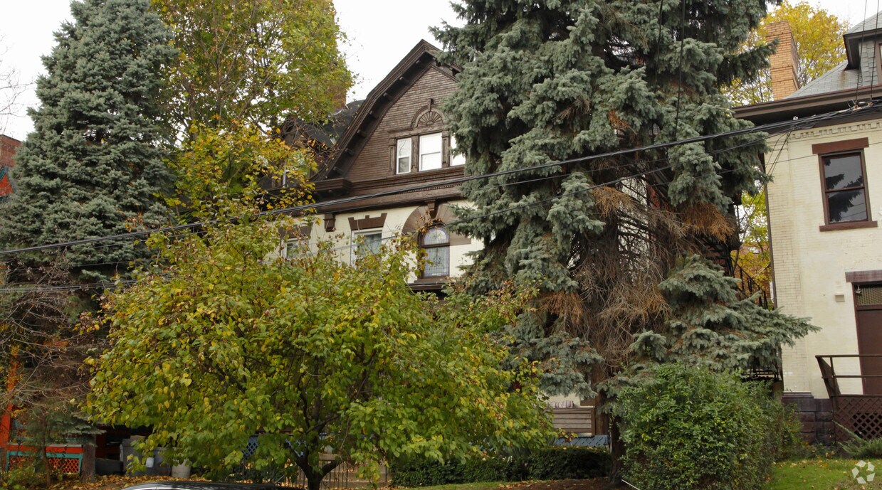 Building Photo - 302 S Fairmount St