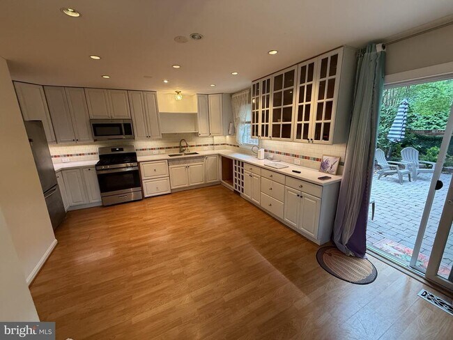 Building Photo - 4360 Greenberry Ln