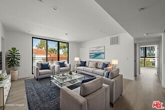 Building Photo - 3755 S Canfield Ave