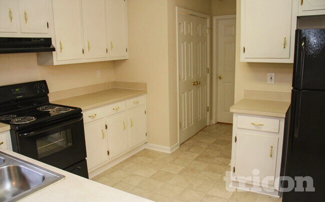 Foto del edificio - 70 Aiken Way