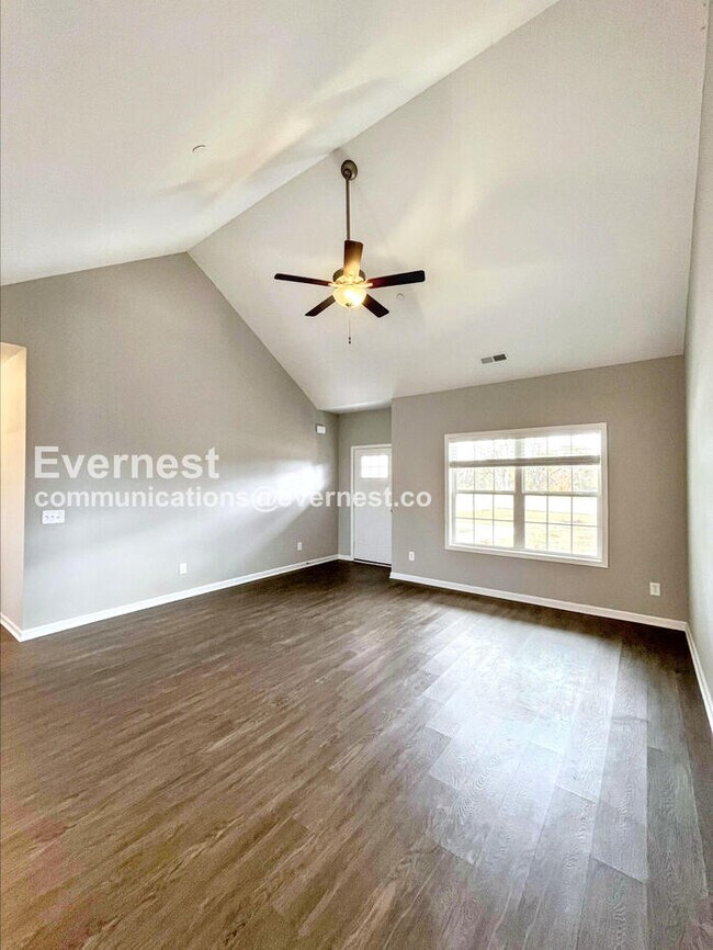 Building Photo - 1413 Pipeline Ave