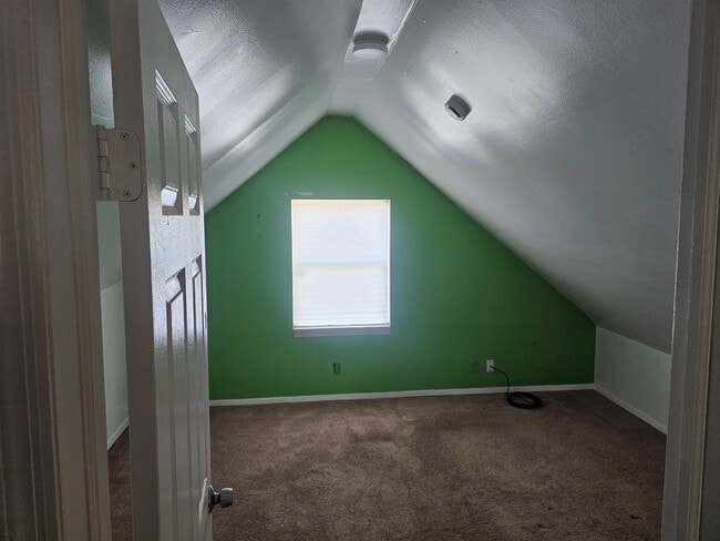 Building Photo - 30 Brushwood Dr
