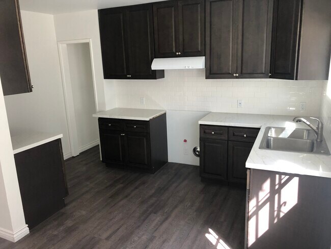 Foto del edificio - 2410 Mathews Ave