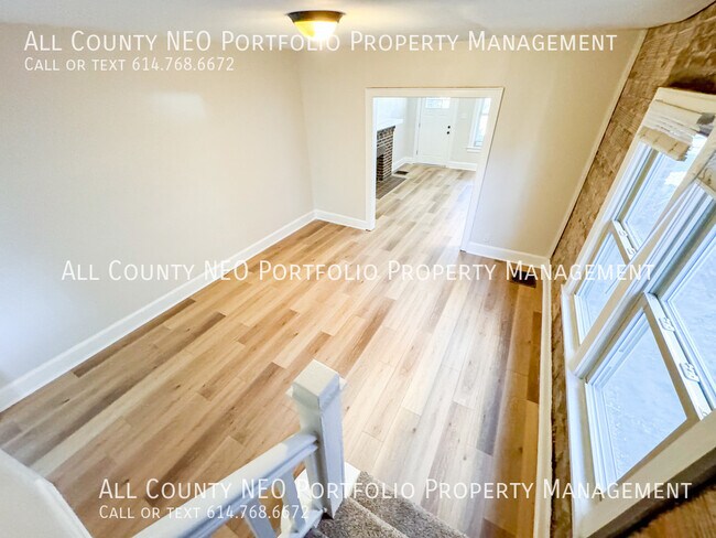 Building Photo - Charming 3-Bedroom Home with Updates and C...