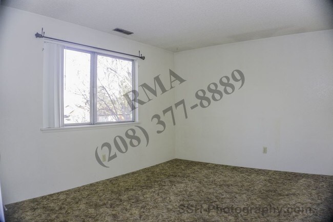 Building Photo - 651 W Pennsylvania St