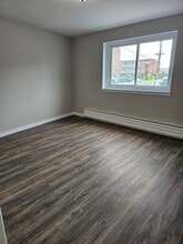 Building Photo - 94 Allard St